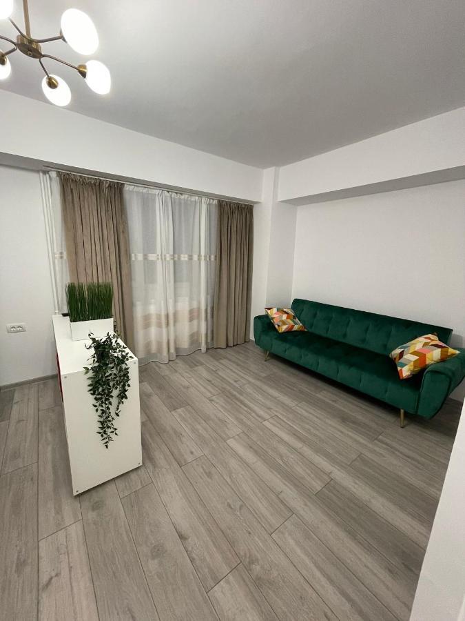 Garsoniera Spatioasa Mega Mall Boekarest Buitenkant foto